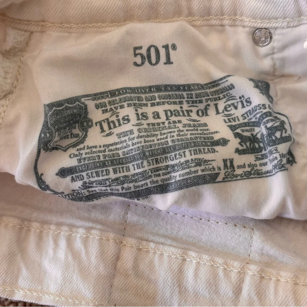 Levi's 501 Original High Rise White Denim Cutoff Shorts Size 28 - Picture 7 of 11